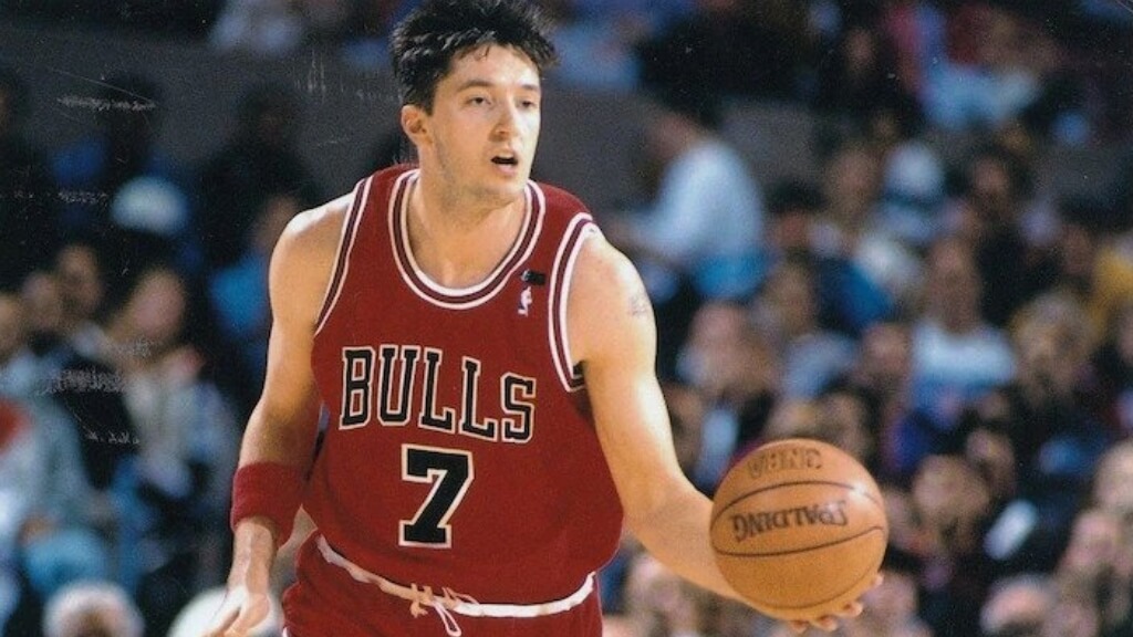 Rookie Toni Kukoc vids InBall